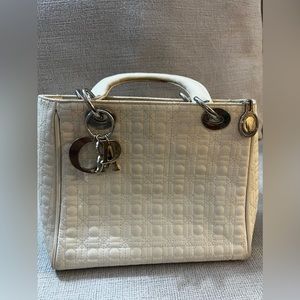 White vintage bag